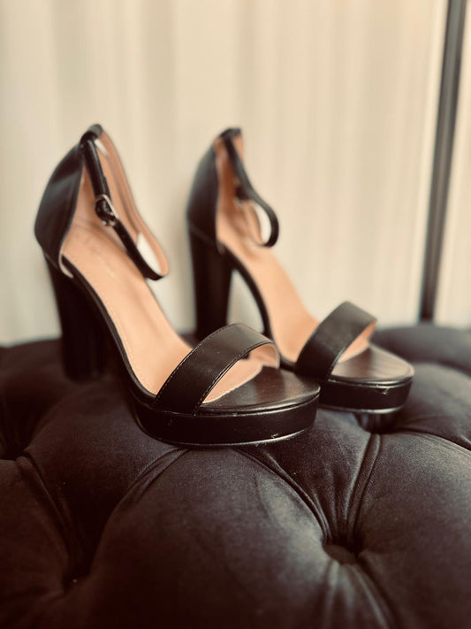 OPEN TOE  NERO CON PLATFORM