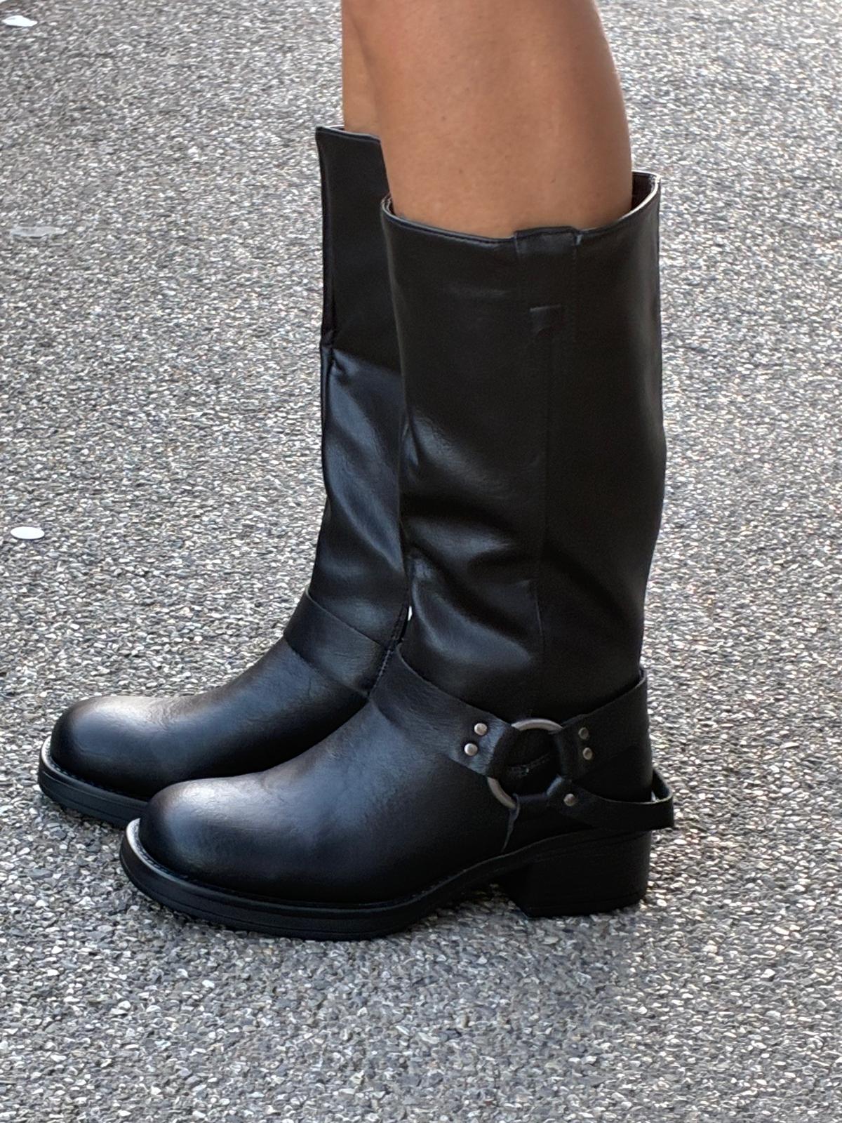 stivale biker una fibbia